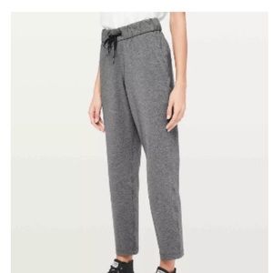 Lululemon on the fly pant